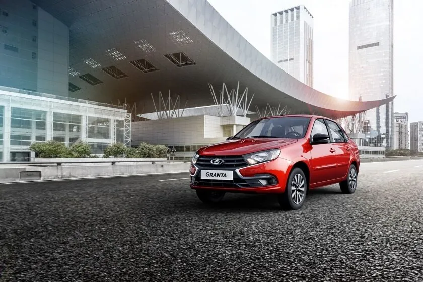 LADA РАСШИРЯЕТ СПИСОК ОСНАЩЕНИЯ ДЛЯ GRANTA’22