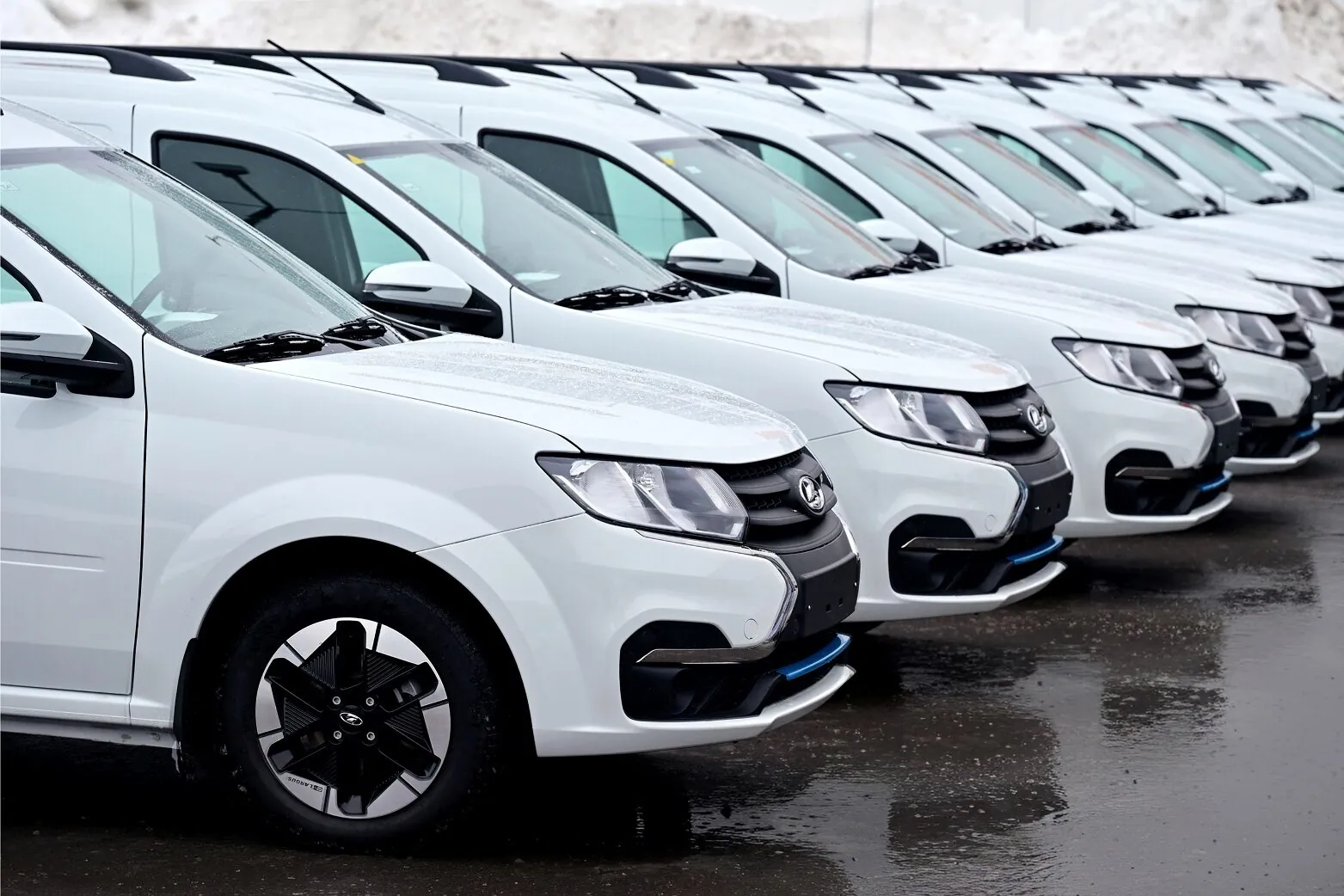 ЭЛЕКТРОФУРГОНЫ LADA LARGUS ВЫХОДЯТ НА МАРШРУТ