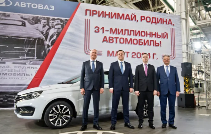 LADA: ЕСТЬ ТРИДЦАТЬ ПЕРВЫЙ МИЛЛИОН!