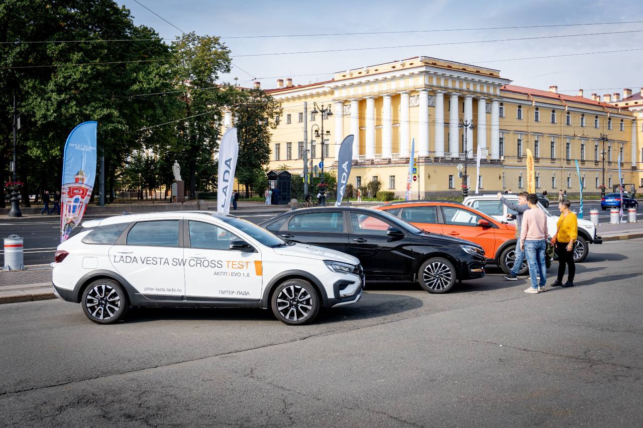 Питер-Лада - официальный автомобильный партнер Ретро Ралли «Петербург. LADA Классик Тур» 
