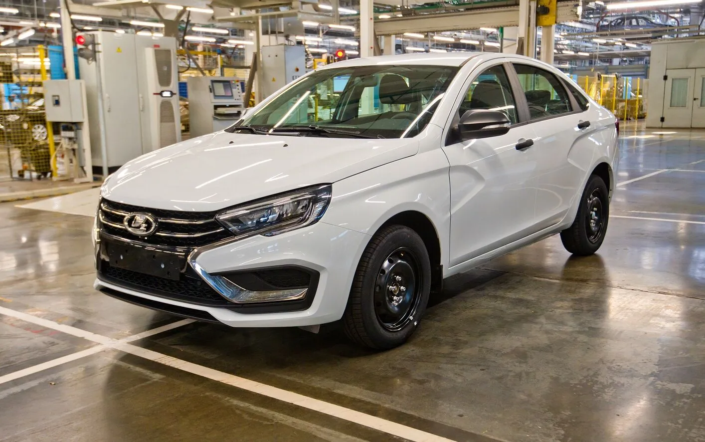 Старт производства LADA VESTA с ручным производством