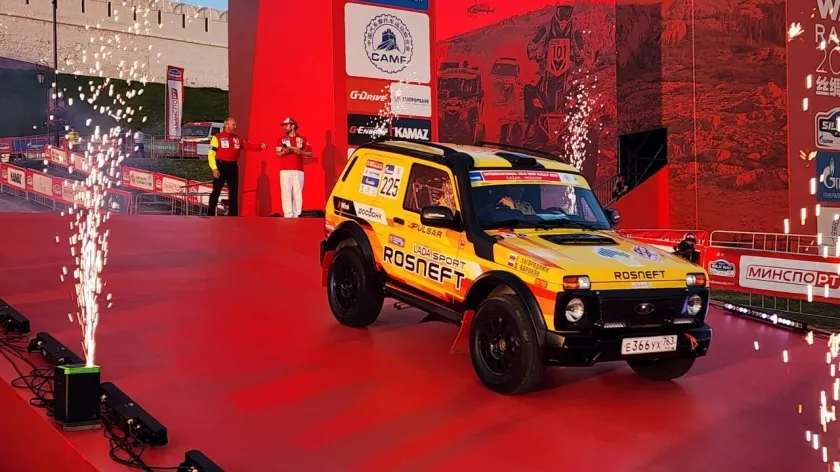 ДВА ЛЕГЕНДАРНЫХ ВНЕДОРОЖНИКА LADA NIVA ОТПРАВИЛИСЬ В «ШЕЛКОВЫЙ ПУТЬ»