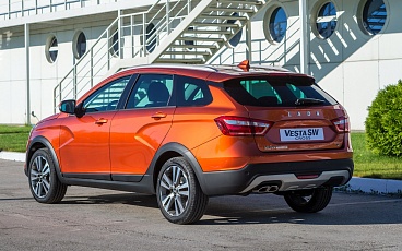 LADA Vesta SW Cross вид левого борта сзади