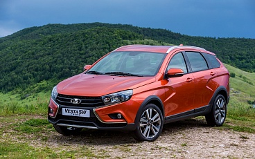 LADA Vesta SW Cross вид левого борта автомобиля