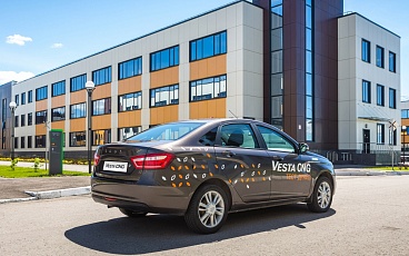 LADA Vesta CNG седан с правого бока